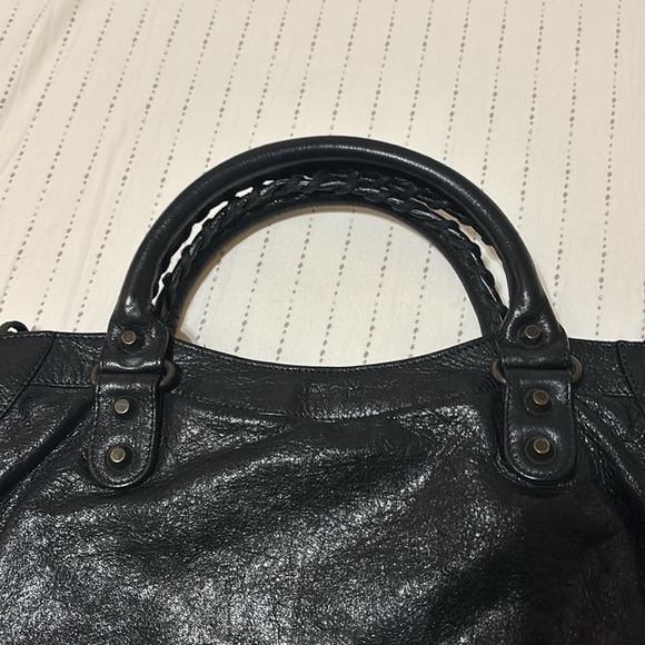Balenciaga Classic Leather City Bag - Picture 16 of 17